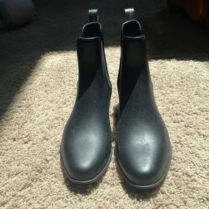 Slightly used black leather boots